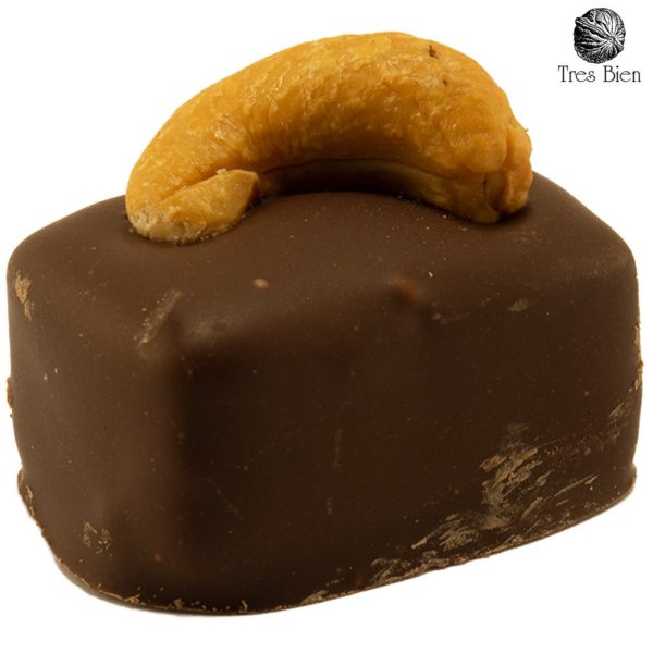 Huis gemaakte Cashew Chilipeper pure chocolade