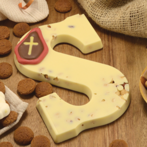 Chocoladeletter wit met hazelnoten 200 Gram